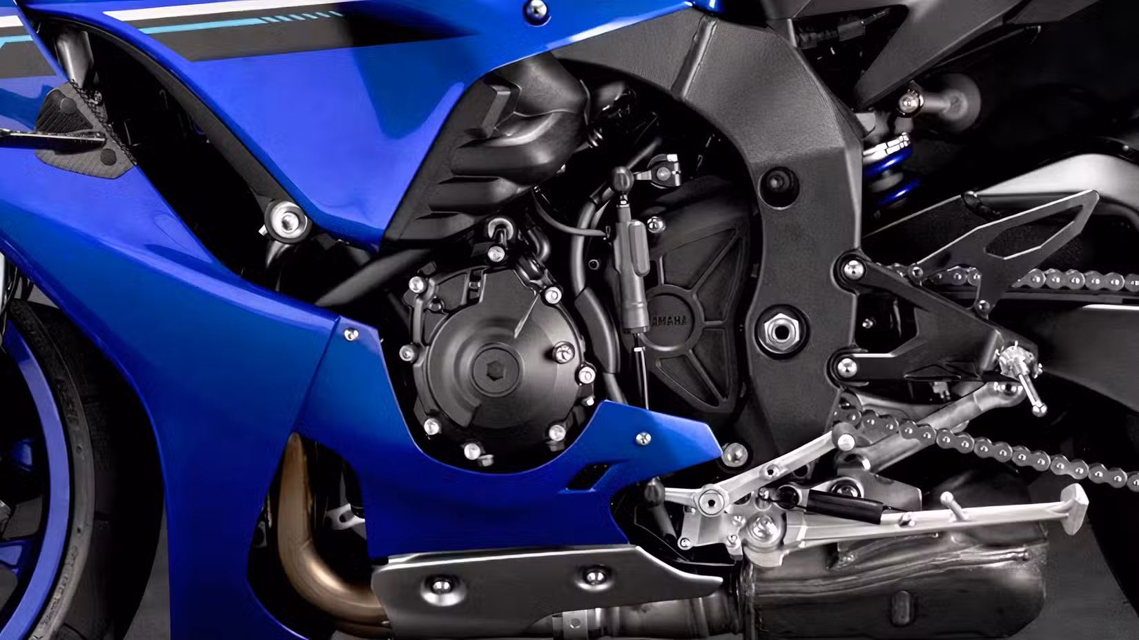 Yamaha YZF-R1 CP4 inline-four crossplane engine close up detail