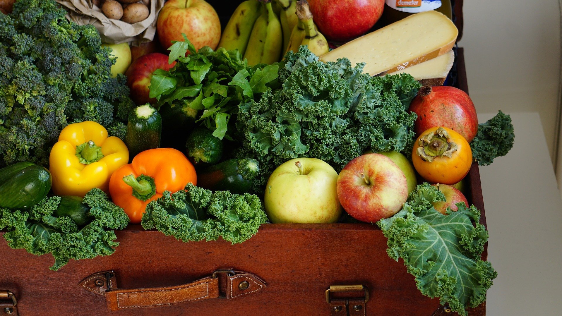 Fruits and vegetables outperform medication for treating metabolic acidosis in chronic kidney disease