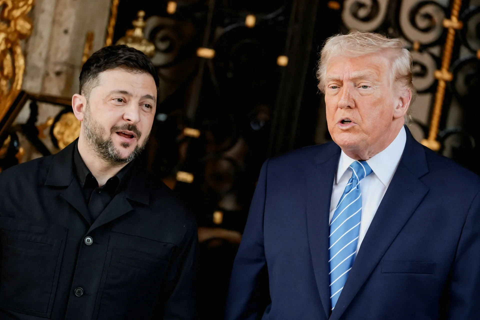 Zelenski pede apoio a novas sanções dos EUA contra a Rússia após suspensão de Trump